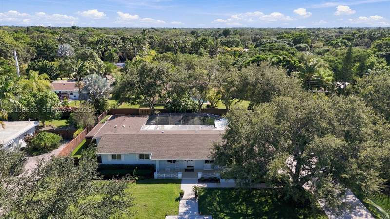 4 bedroom SingleFamilyResidence at 8230 SW 151st St, Mangowood, Palmetto Bay — photo 2