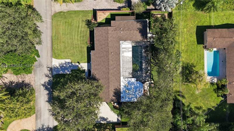 4 bedroom SingleFamilyResidence at 8230 SW 151st St, Mangowood, Palmetto Bay — photo 3