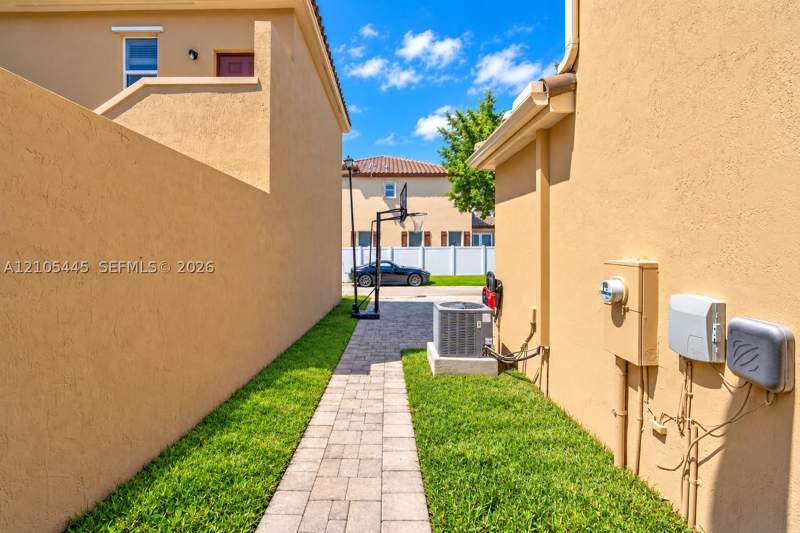 3 bedroom Townhouse at 17097 SW 94th Way, Kendall Commons Townhomes, Miami — photo 2