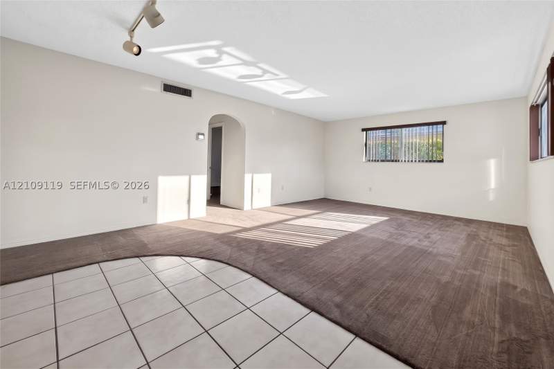 5 bedroom SingleFamilyResidence at 445 NW 202nd Ter, Andover, Miami Gardens — photo 3