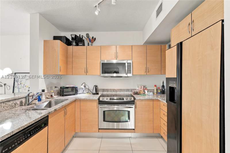 1 bedroom Condominium at 18800 NE 29th Ave 411, Venture At Aventura East, Aventura — photo 3