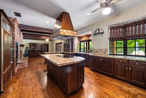 11220 SW 58th Ct, Pinecrest FL - photo 11 of 28
