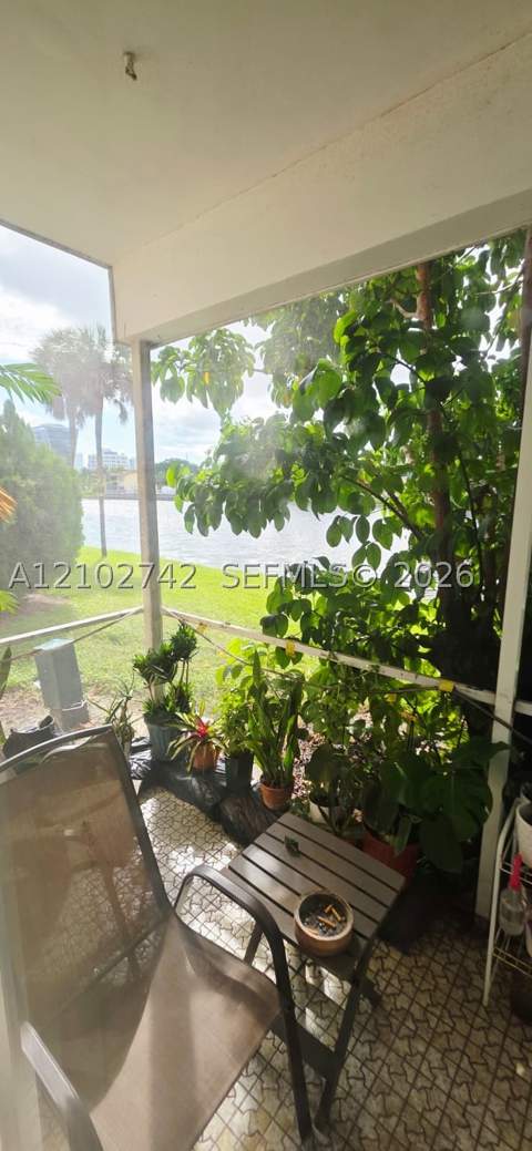 2800 NE 203rd St 8, Aventura FL - photo 7 of 21