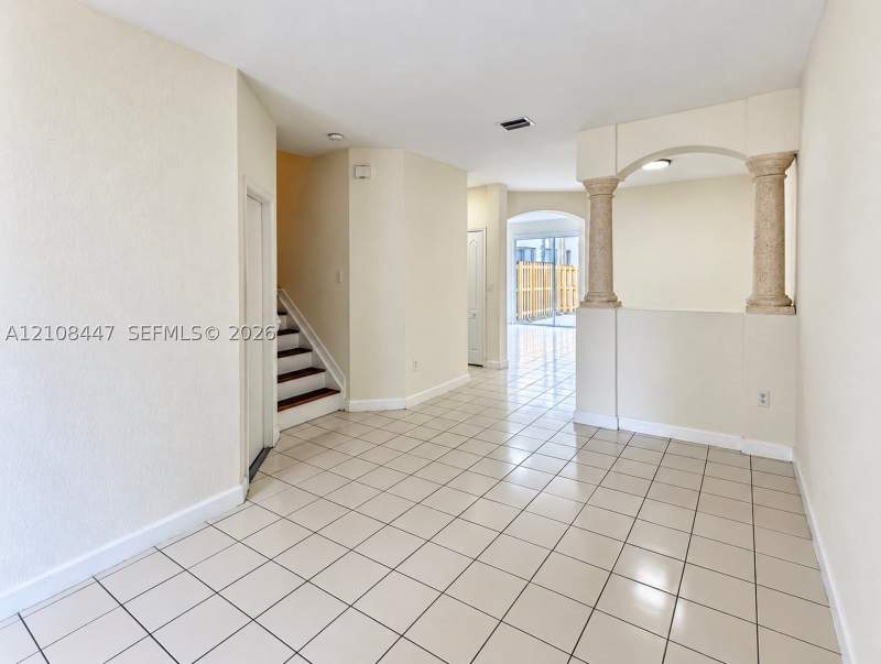 4 bedroom Townhouse at 894 SW 149th Ct, Grand Lakes Phase I, Miami — photo 2