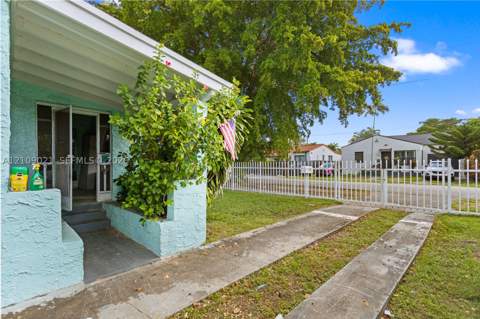 4761 SW 5th St, Miami FL - photo 7 of 51