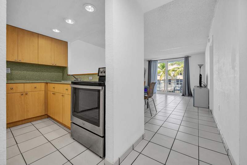 1 bedroom Condominium at 345 Ocean Drive 301, Ocean Point Condo, Miami Beach — photo 5