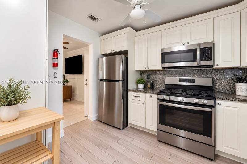 3 bedroom SingleFamilyResidence at 15245 SW 108th Ct, Fairway Estates Sec 7, Miami — photo 3
