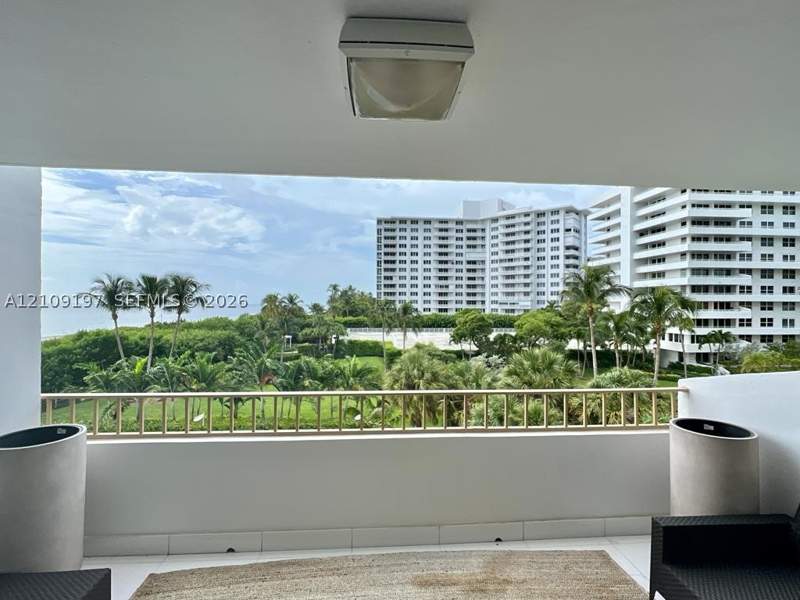 2 bedroom Condominium at 177 Ocean Lane Dr 405, Key Biscaynes Commodore C, Key Biscayne — photo 2