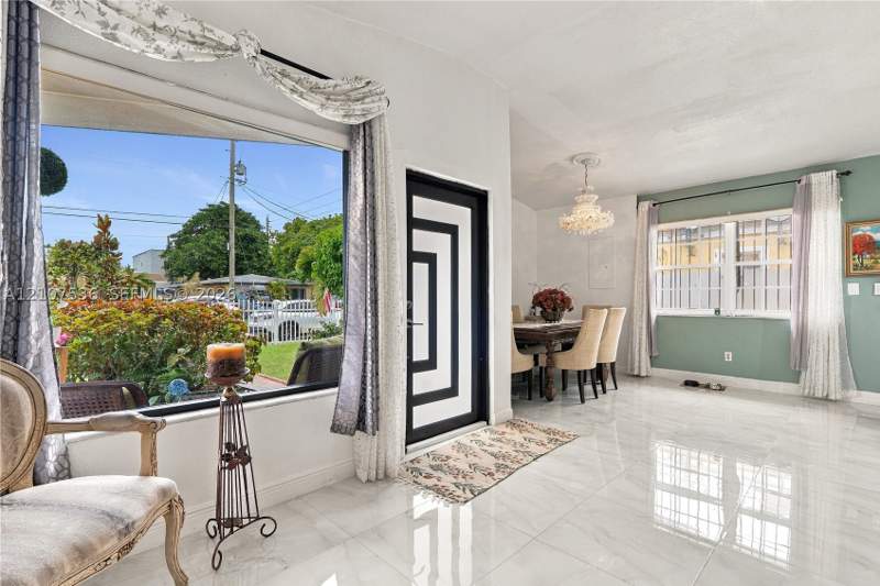 4 bedroom SingleFamilyResidence at 380 NE 173rd St, Seaboard Park, North Miami Beach — photo 4