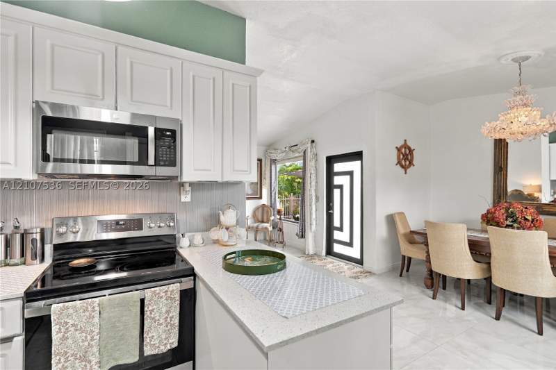4 bedroom SingleFamilyResidence at 380 NE 173rd St, Seaboard Park, North Miami Beach — photo 5