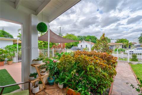 380 NE 173rd St, North Miami Beach FL - photo 9 of 39