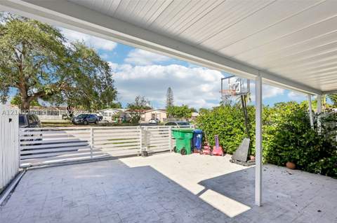 21342 NW 40th Cir Ct, Miami Gardens FL - photo 6 of 29