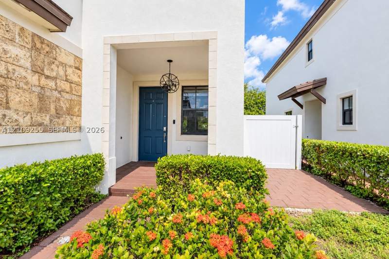 4 bedroom SingleFamilyResidence at 3567 W 110th Ter, Aquabella North, Hialeah — photo 2