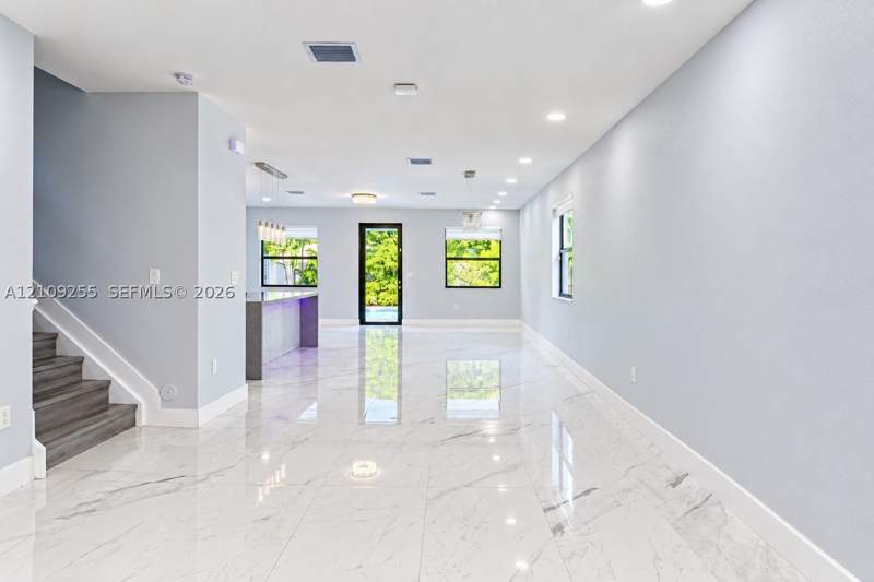 4 bedroom SingleFamilyResidence at 3567 W 110th Ter, Aquabella North, Hialeah — photo 4