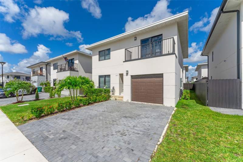 5 bedroom SingleFamilyResidence at 1371 NW 2nd Ter, On Alba, Florida City — photo 2