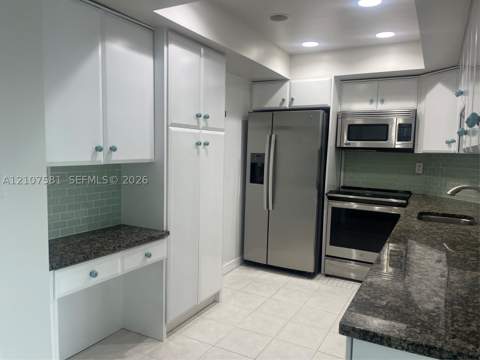 500 Bayview Dr 1520, Sunny Isles Beach FL - photo 20 of 32