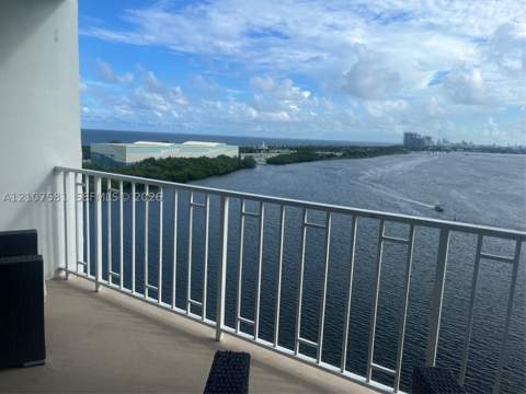 500 Bayview Dr 1520, Sunny Isles Beach FL - photo 6 of 32