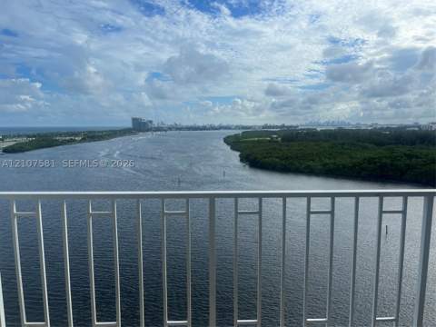 500 Bayview Dr 1520, Sunny Isles Beach FL - photo 7 of 32