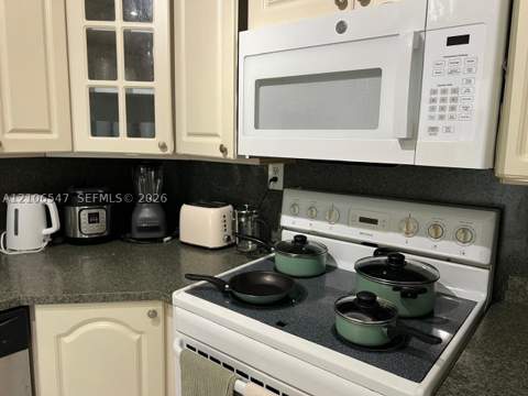 6801 Indian Creek Dr 509, Miami Beach FL - photo 9 of 18