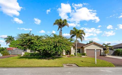 15695 SW 153rd Ave, Miami FL - photo 10 of 60