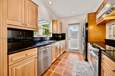 2860 SW 22nd Ave, Miami FL - photo 6 of 25