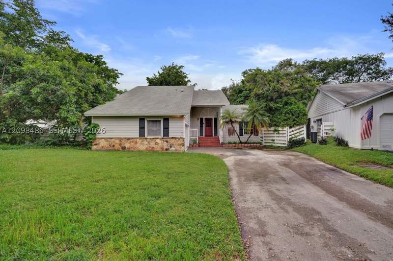 3 bedroom SingleFamilyResidence at 14978 SW 143rd Pl, Country Walk Sec 1, Miami — photo 2