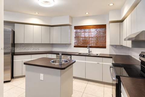 7246 SW 146th St Cir, Palmetto Bay FL - photo 15 of 47