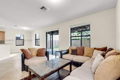 11460 NW 88th Ln, Doral FL - photo 11 of 49