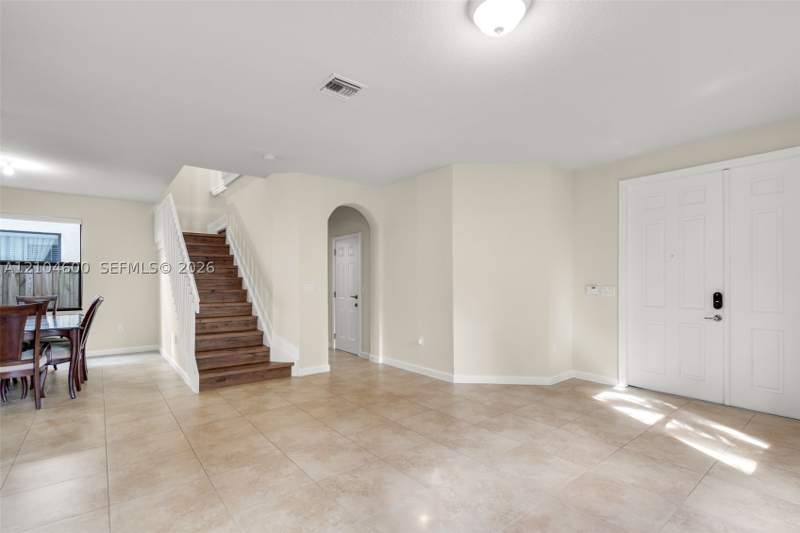 4 bedroom SingleFamilyResidence at 11460 NW 88th Ln, St Moritz Estates, Doral — photo 5