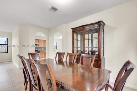 11460 NW 88th Ln, Doral FL - photo 8 of 49