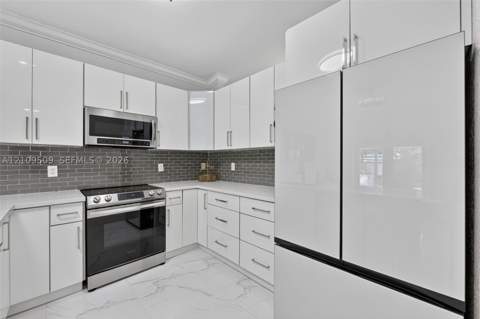 7721 NW 201st Ter, Hialeah FL - photo 10 of 24