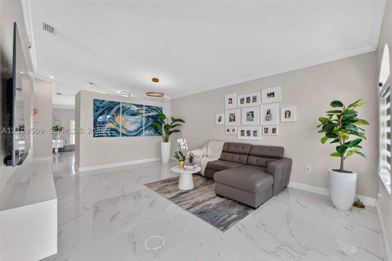 3 bedroom SingleFamilyResidence at 7721 NW 201st Ter, North Palm Estates Homes, Hialeah — photo 4