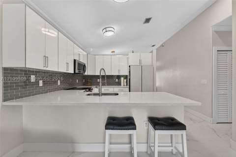 7721 NW 201st Ter, Hialeah FL - photo 9 of 24