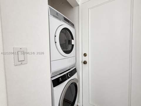 77 Crandon Blvd 3C, Key Biscayne FL - photo 13 of 24