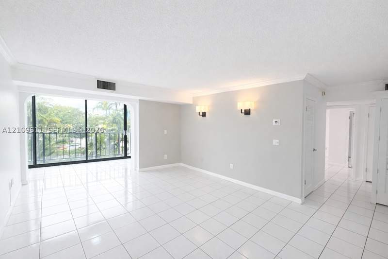 2 bedroom Condominium at 77 Crandon Blvd 3C, The Palms Of Key Biscayne, Key Biscayne — photo 3