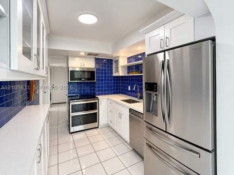 77 Crandon Blvd 3C, Key Biscayne FL - photo 8 of 24