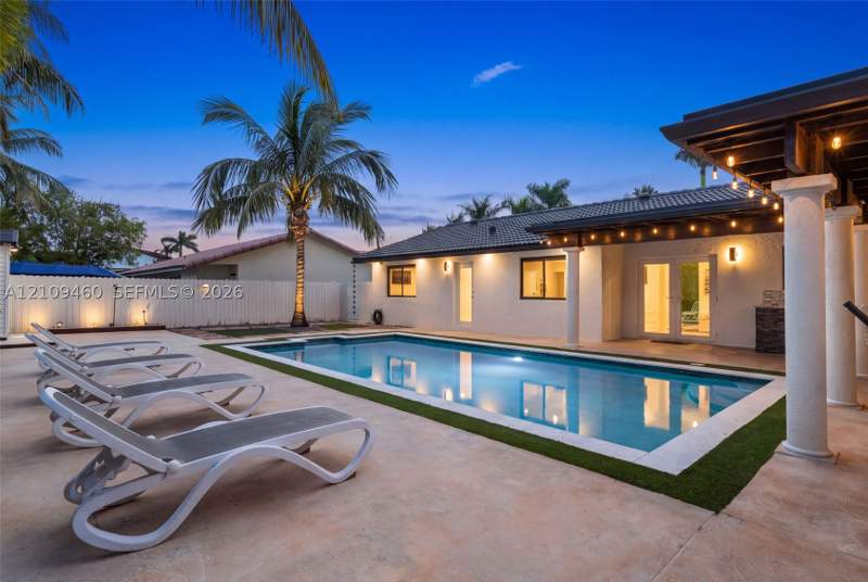 4 bedroom SingleFamilyResidence at 15245 SW 99th Ct, Peacock Place Sub, Miami — photo 2