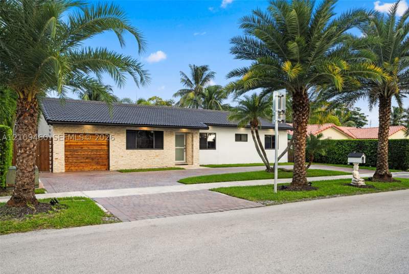 4 bedroom SingleFamilyResidence at 15245 SW 99th Ct, Peacock Place Sub, Miami — photo 3
