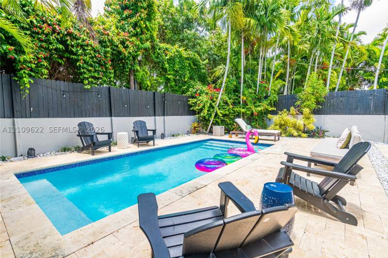 7 bedroom SingleFamilyResidence at 520 SW 22 rd, Brickell Estates, Miami — photo 2