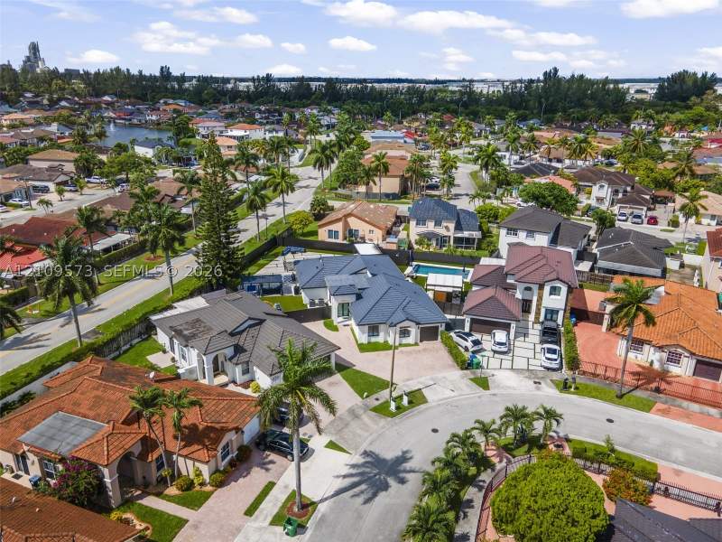 7 bedroom SingleFamilyResidence at 990 NW 131st Ave, Shoma Homes At Tamiami IV, Miami — photo 2