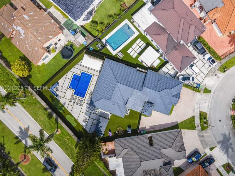 7 bedroom SingleFamilyResidence at 990 NW 131st Ave, Shoma Homes At Tamiami IV, Miami — photo 3
