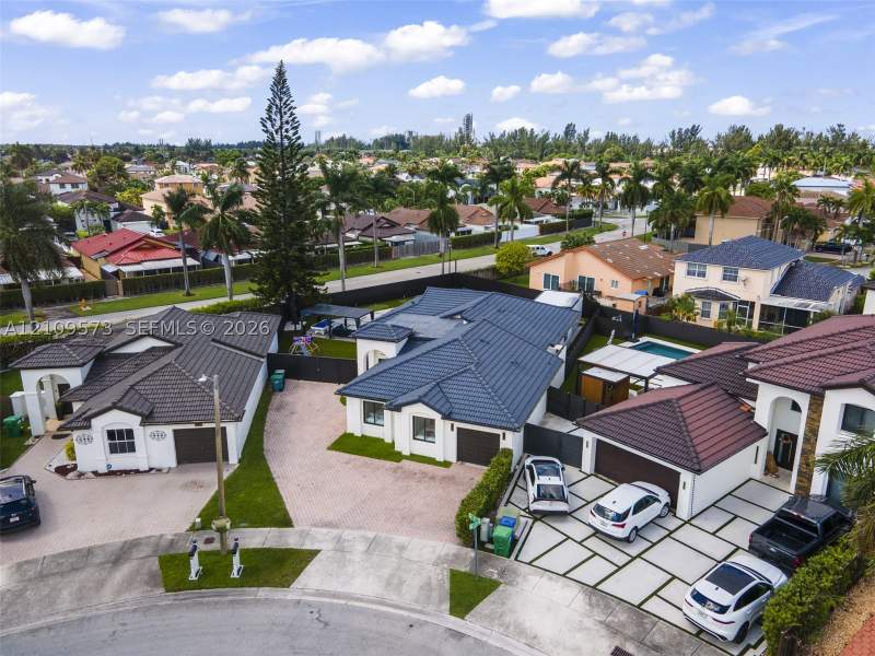 7 bedroom SingleFamilyResidence at 990 NW 131st Ave, Shoma Homes At Tamiami IV, Miami — photo 5