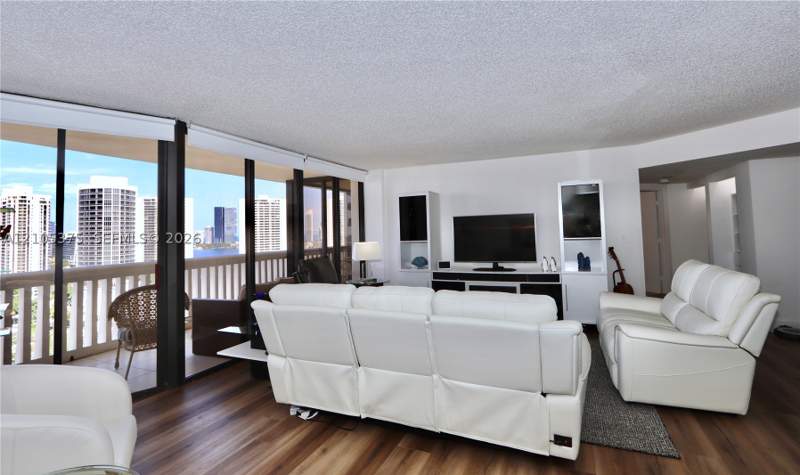 2 bedroom Condominium at 1000 Island Blvd 2005, 1000 Isl Blvd Williams Is, Aventura — photo 5