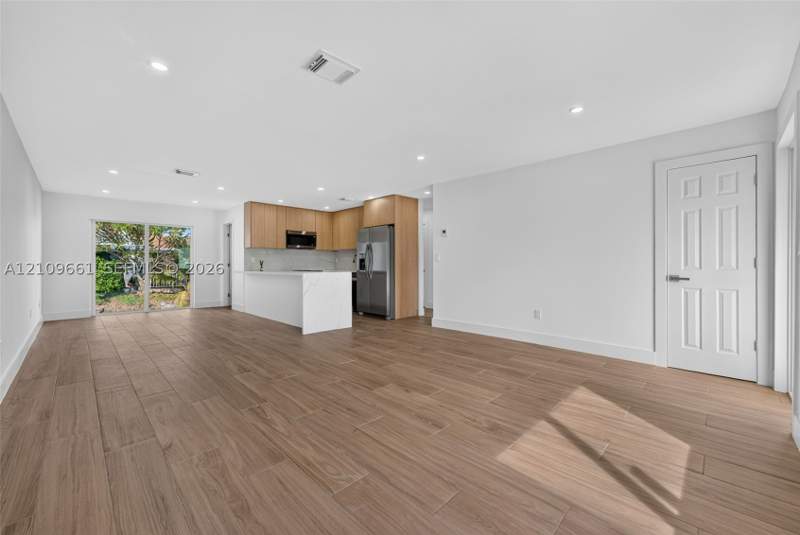 2 bedroom Townhouse at 2058 SW 102nd Ct, Coral Haven Sec Two, Miami — photo 4