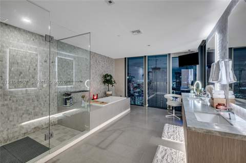 68 SE 6th St 3711, Miami FL - photo 22 of 61