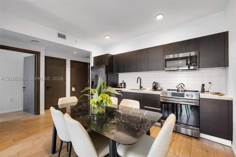 1 bedroom Condominium at 398 NE 5th St 2219, Map Of Miami Dade Co. FL., Miami — photo 2
