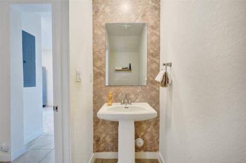 540 NE 4th Terrace, Florida City FL - photo 9 of 55
