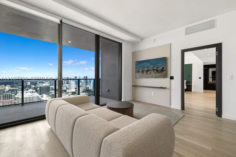 2 bedroom Condominium at 20 NE 11th 5201, E11Even Residences, Miami — photo 4