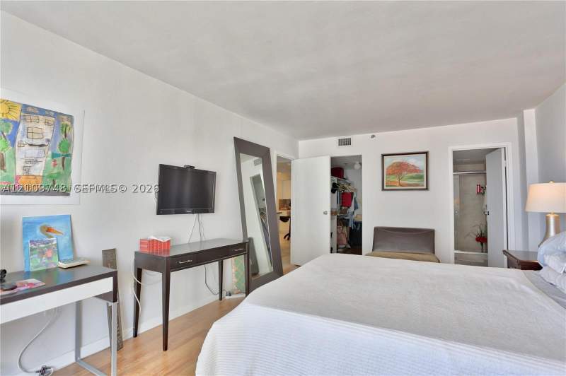 1 bedroom Condominium at 555 NE 15th St 10G, Venetia Condo, Miami — photo 5