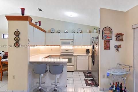 10241 NW 125th St, Hialeah Gardens FL - photo 7 of 43